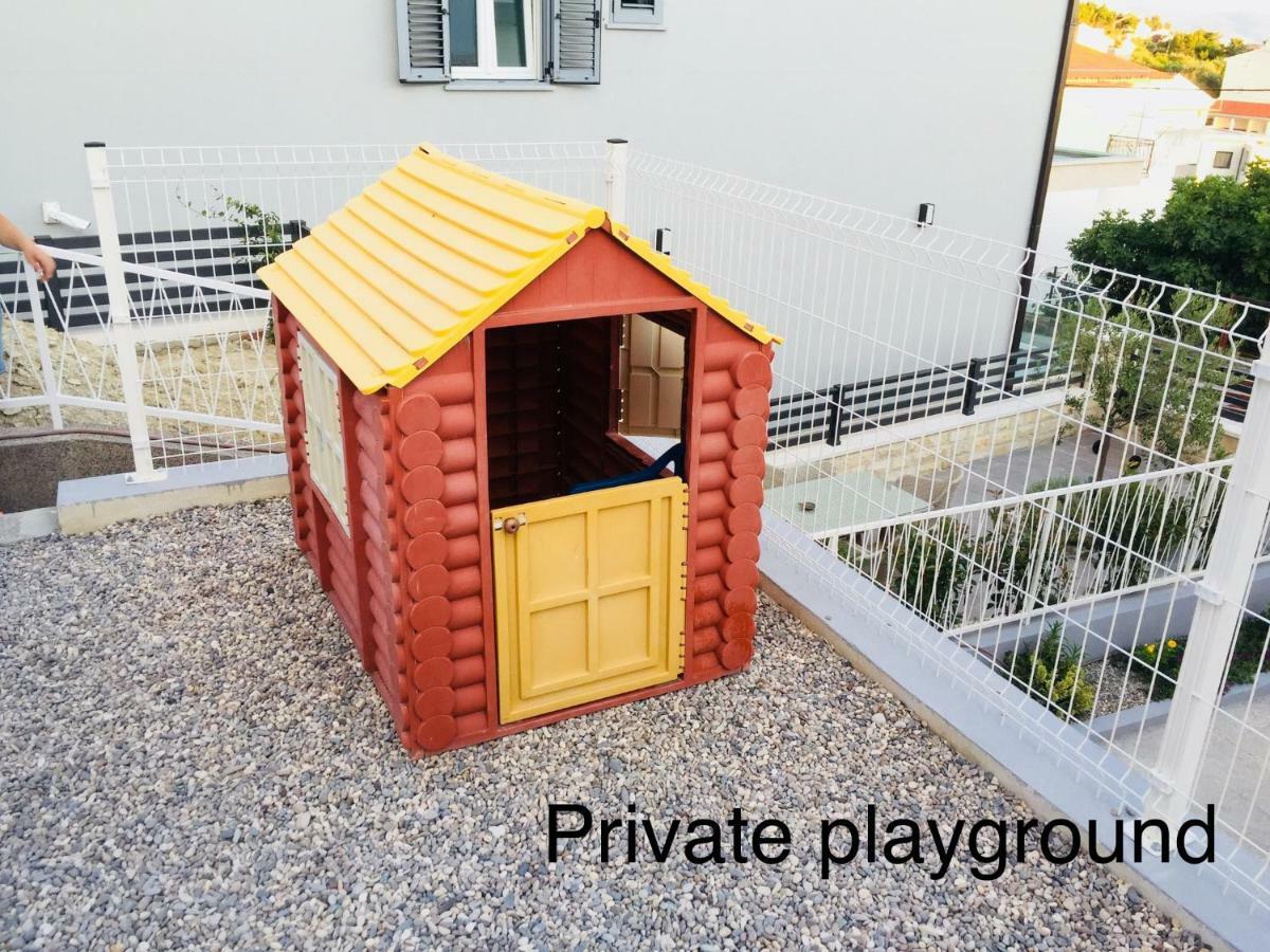 Apartments Leptiric Podstrana Ngoại thất bức ảnh